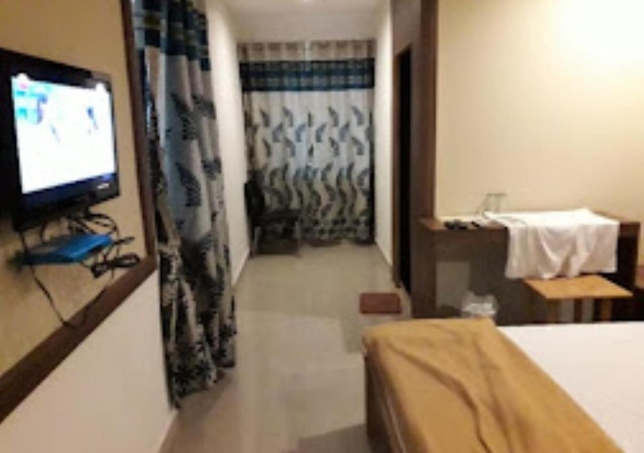 Hotel Jaltarang Kalmath Kankavali エクステリア 写真